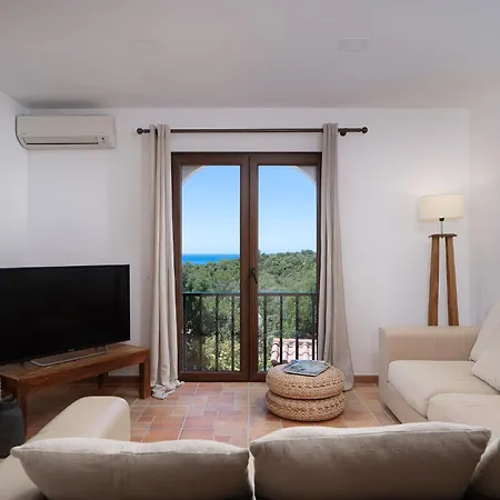 Villa New By The Sea *